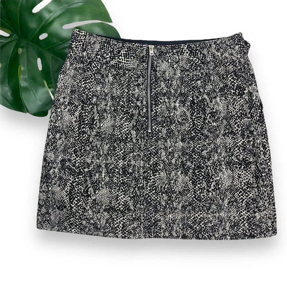 🆕 Topshop Mini Leopard Print Flocked Moto Skirt in Monochrome